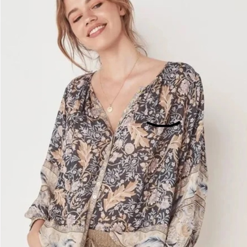 Sold Elsewhere 
Oasis Blouse Size Medium